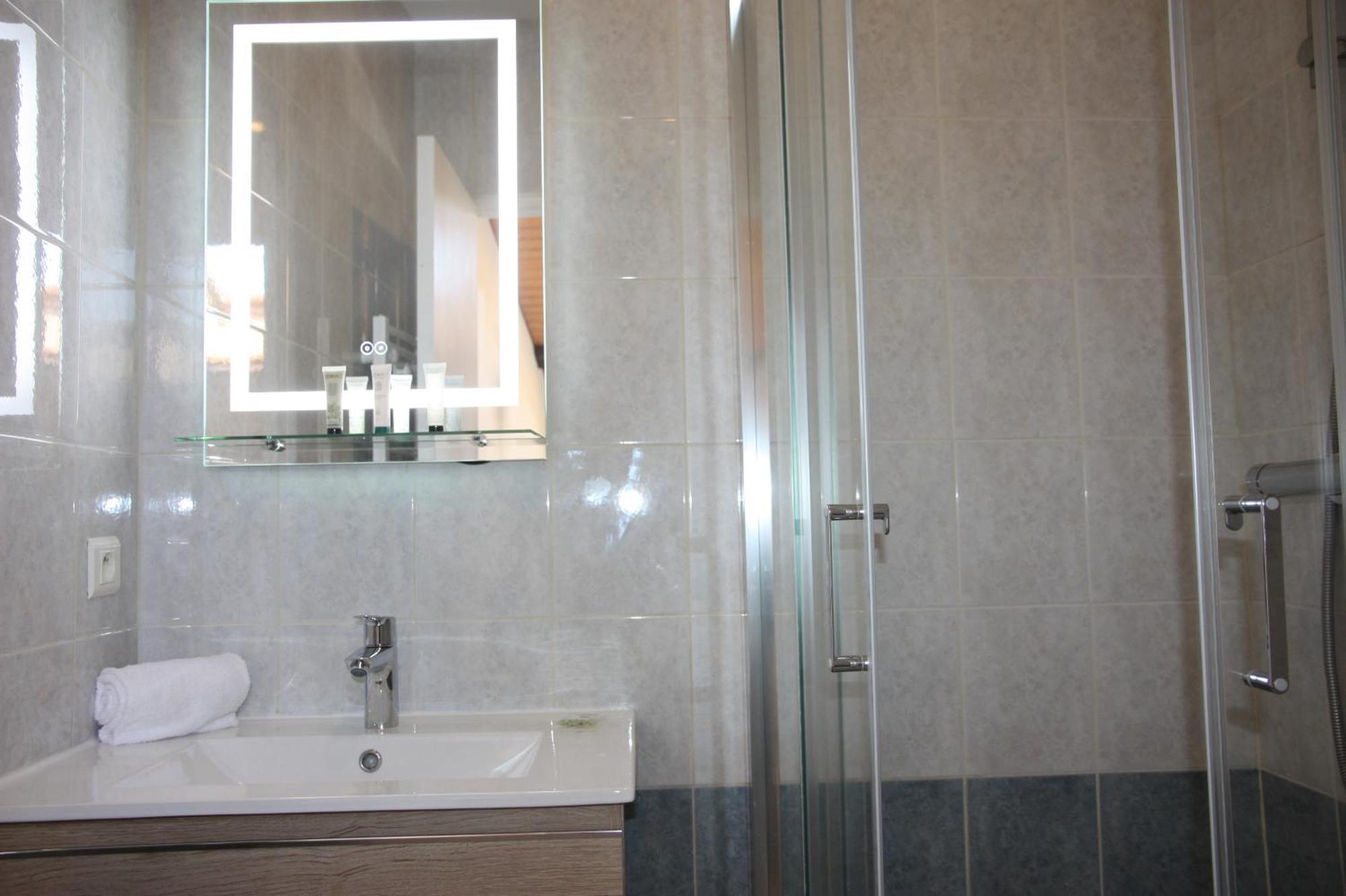 Resid'Spa Loire & Sevre - Appartement Rezé Екстериор снимка